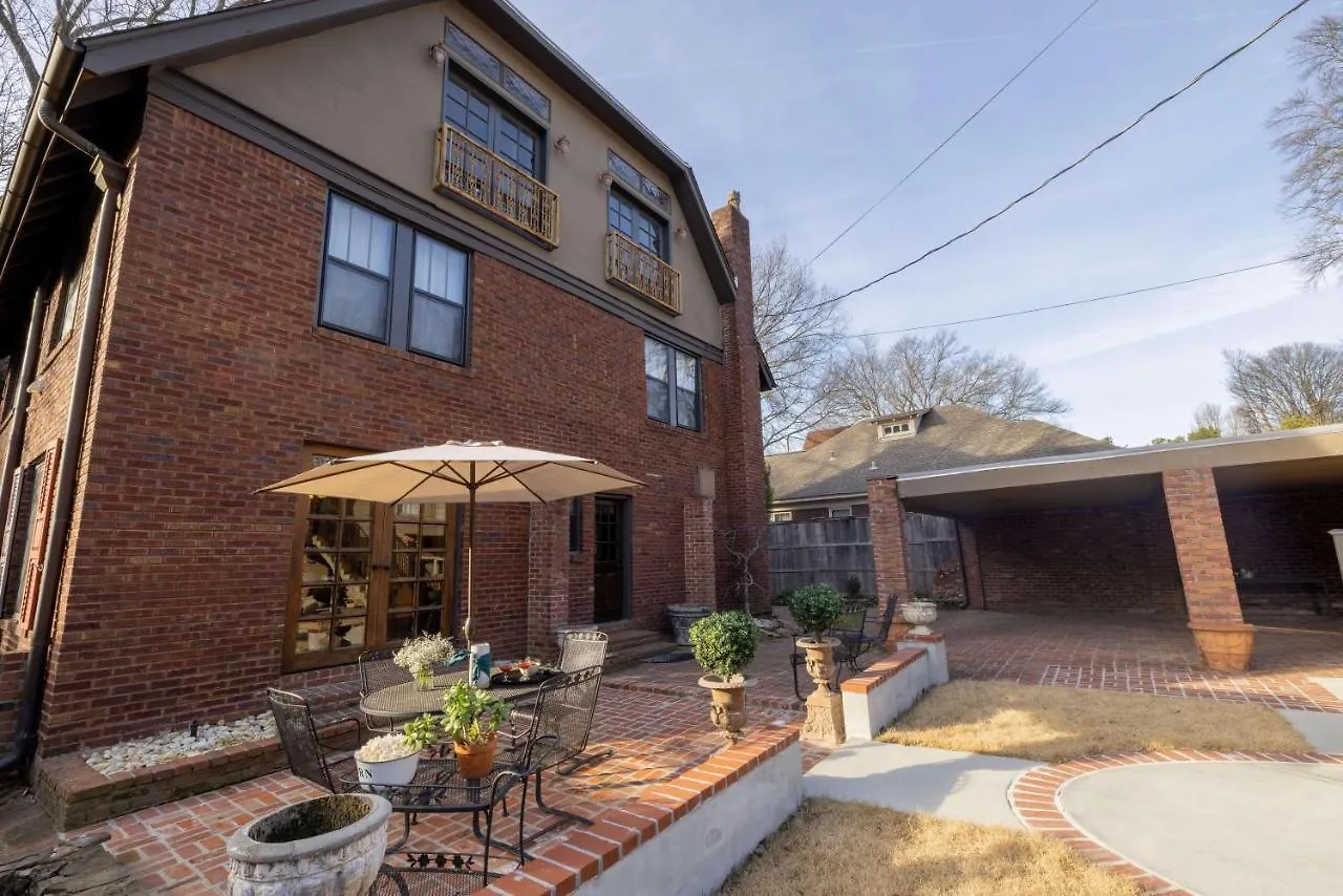 Heated Poolhistoric Tudor Homecrestmere Estate Memphis Holiday home