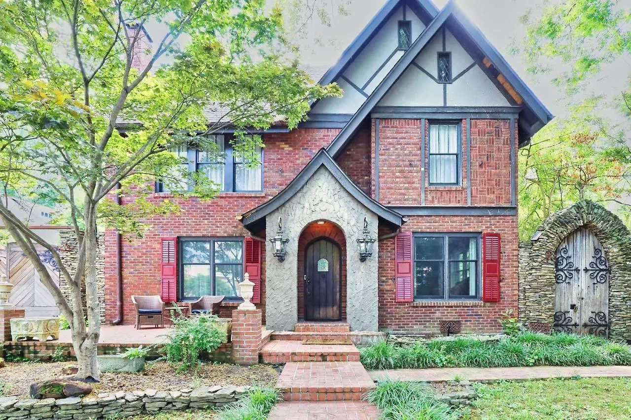 Heated Poolhistoric Tudor Homecrestmere Estate Memphis United States