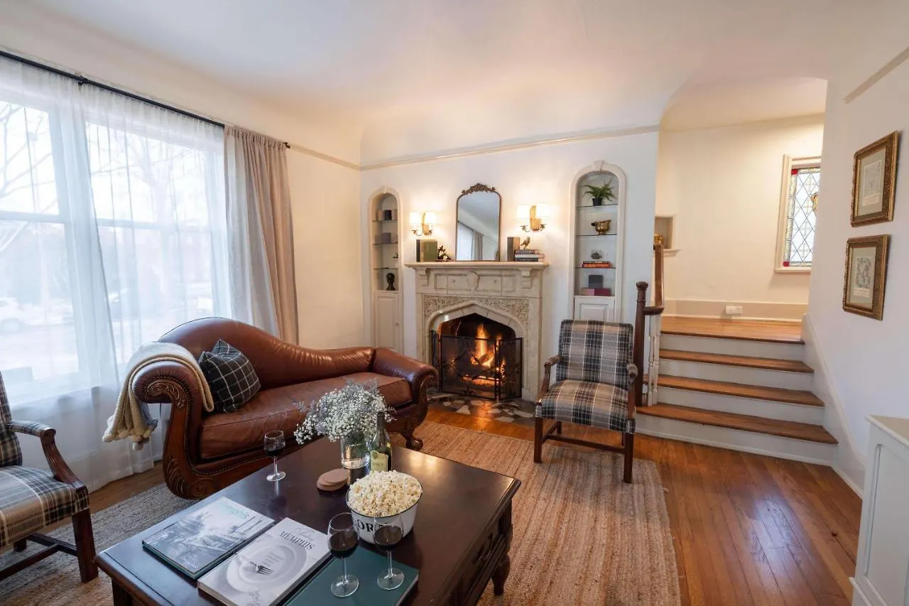 Holiday home Heated Poolhistoric Tudor Homecrestmere Estate Memphis United States
